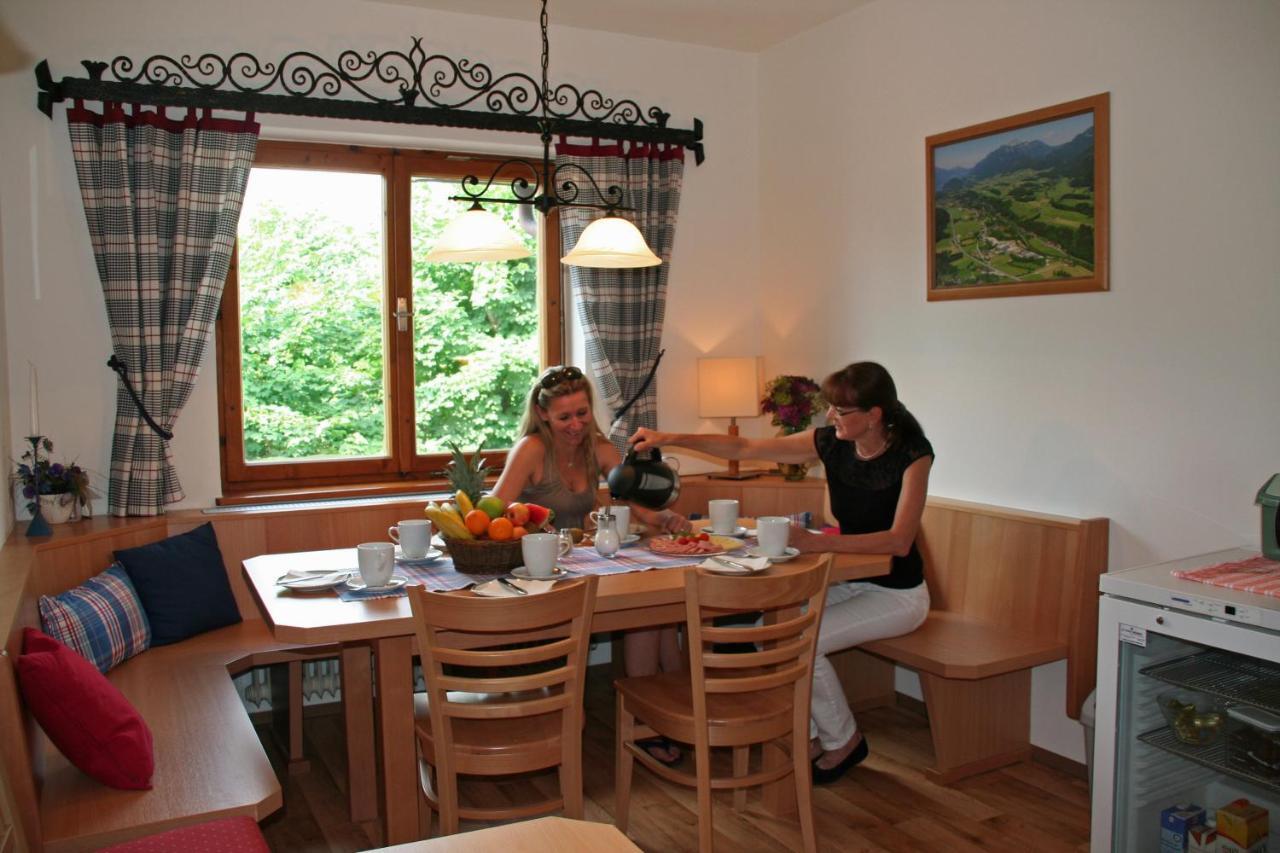 Hotel Garni Pension Zur Wacht Strobl Exterior foto