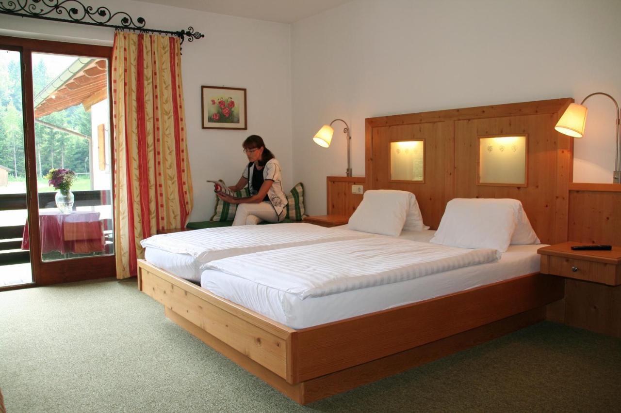 Hotel Garni Pension Zur Wacht Strobl Exterior foto